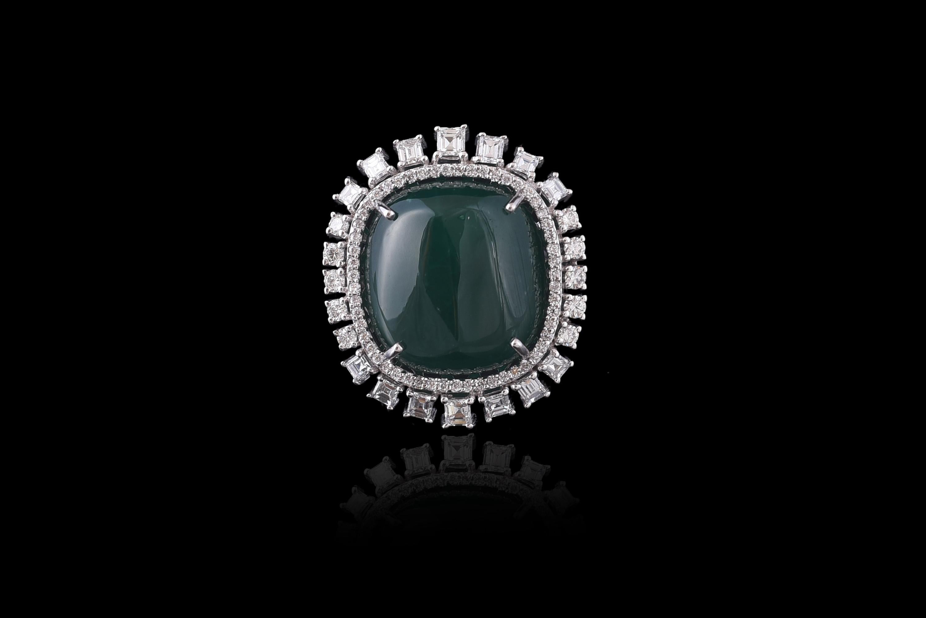 Modern 18k Gold 38.25 Carat Emerald Cabochon & Princess Diamonds Cocktail Ring For Sale