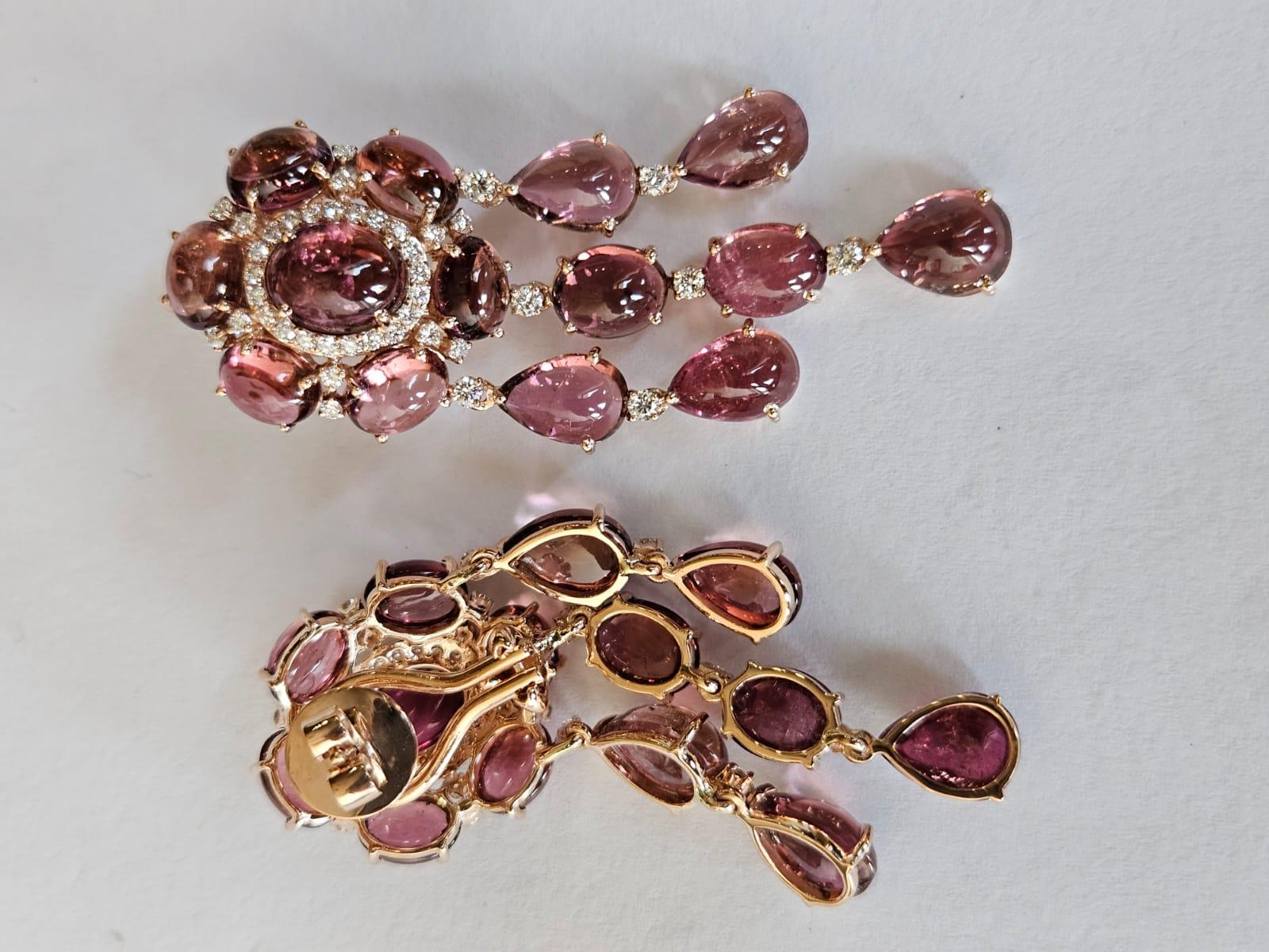 Set in 18K Gold, 39.21 carats, Tourmaline Cabochons & Diamonds Dangle Earrings In New Condition For Sale In Hong Kong, HK