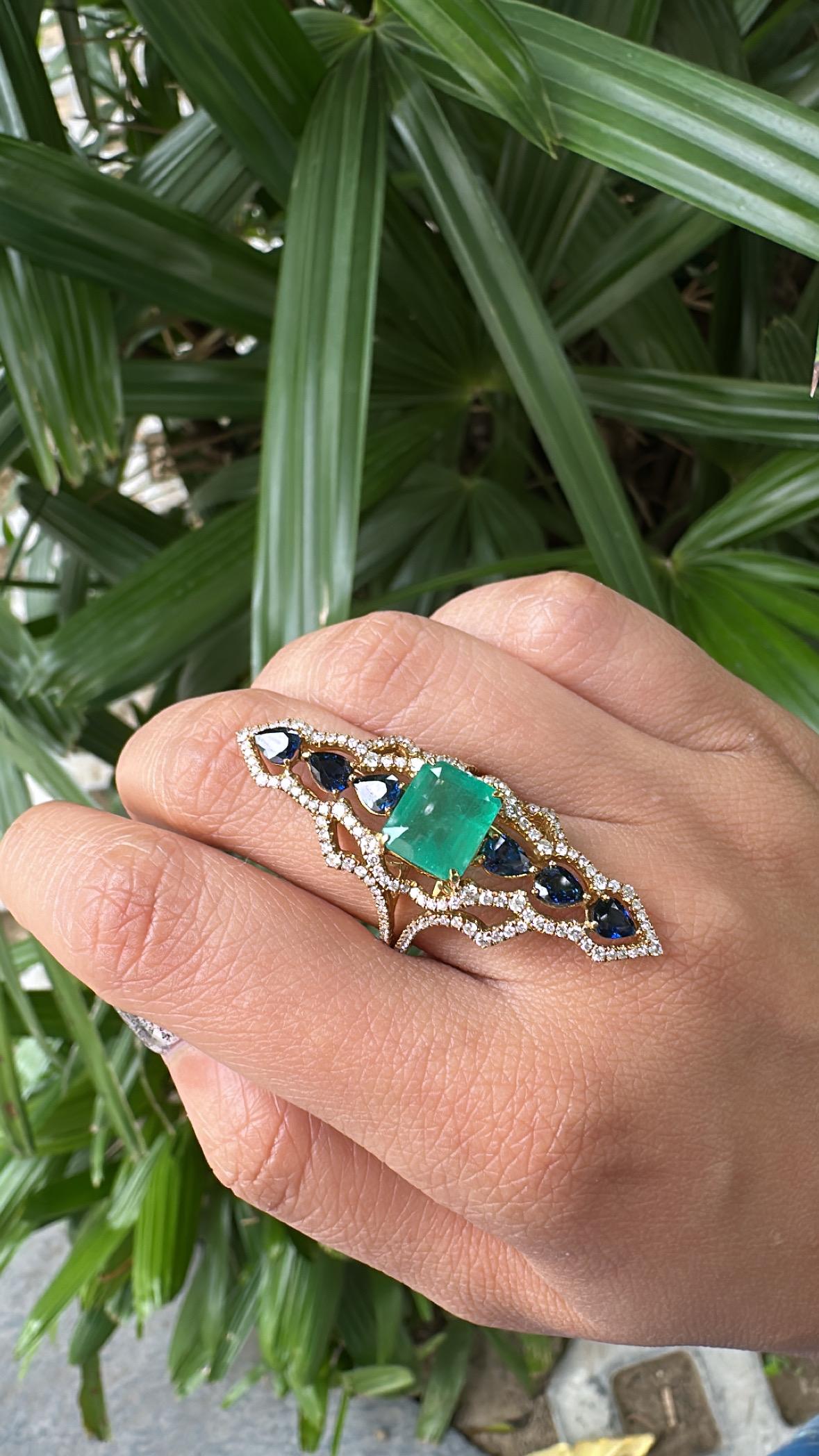 Set in 18K Gold, 3.99 carats Emerald, Blue Sapphires & Diamonds Cocktail Ring For Sale 4