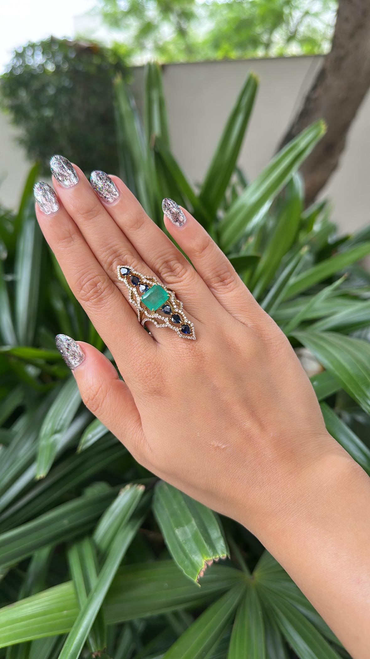 Set in 18K Gold, 3.99 carats Emerald, Blue Sapphires & Diamonds Cocktail Ring For Sale 6