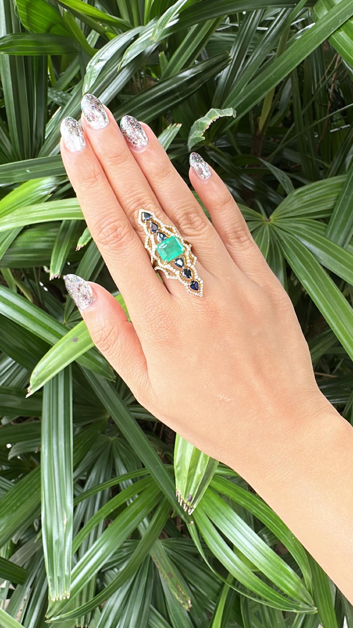 Set in 18K Gold, 3.99 carats Emerald, Blue Sapphires & Diamonds Cocktail Ring For Sale 8