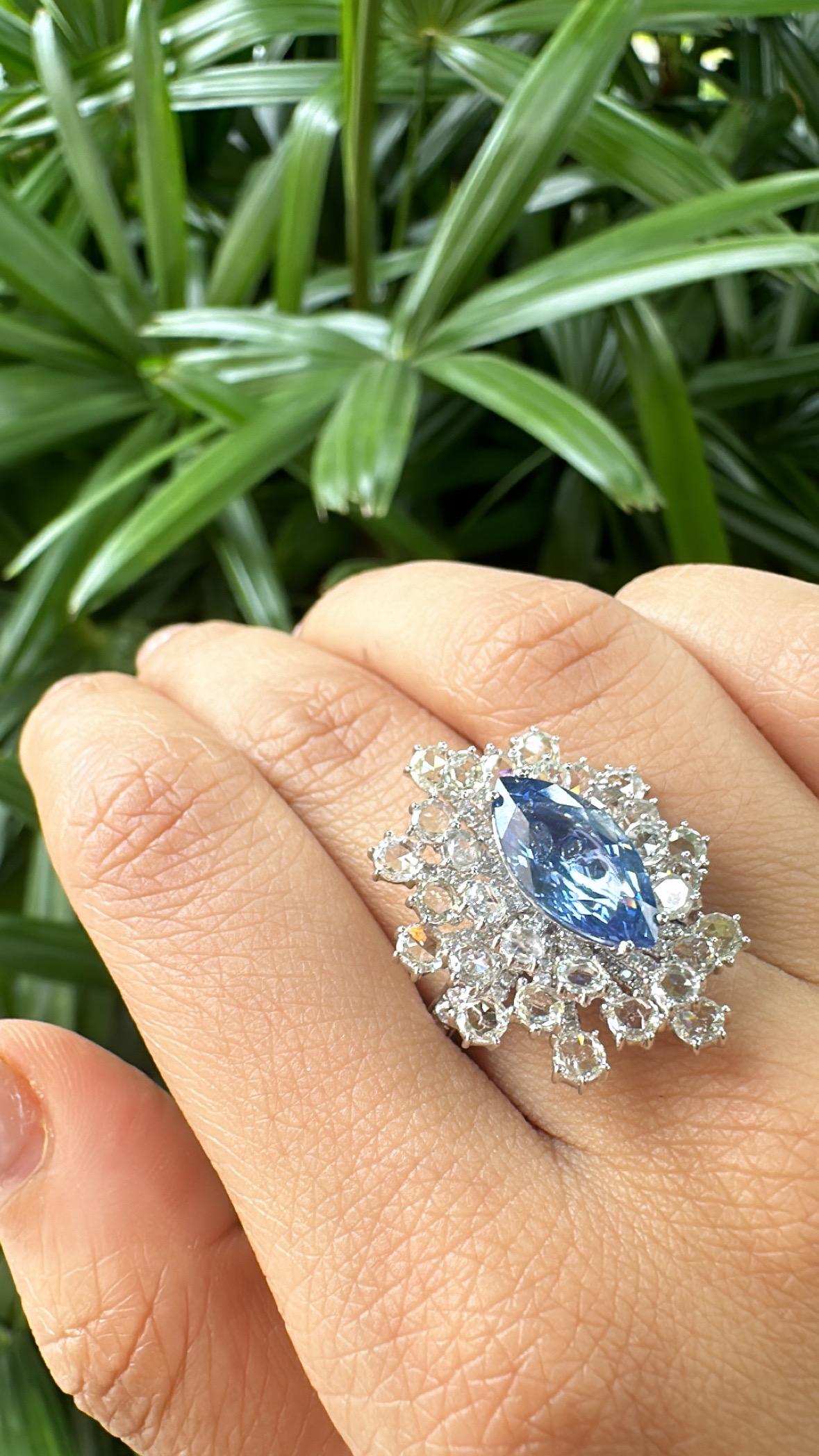 Set in 18K Gold, 4.05 carats, Blue Sapphire & Rose Cut Diamonds Engagement Ring For Sale 5
