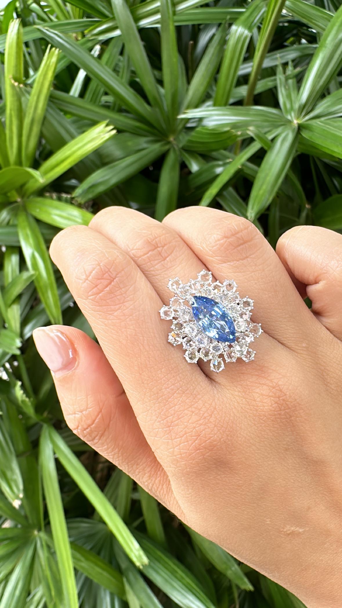 Set in 18K Gold, 4.05 carats, Blue Sapphire & Rose Cut Diamonds Engagement Ring For Sale 6