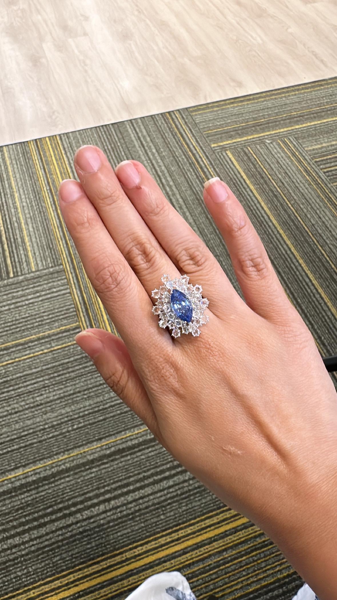 Set in 18K Gold, 4.05 carats, Blue Sapphire & Rose Cut Diamonds Engagement Ring For Sale 8