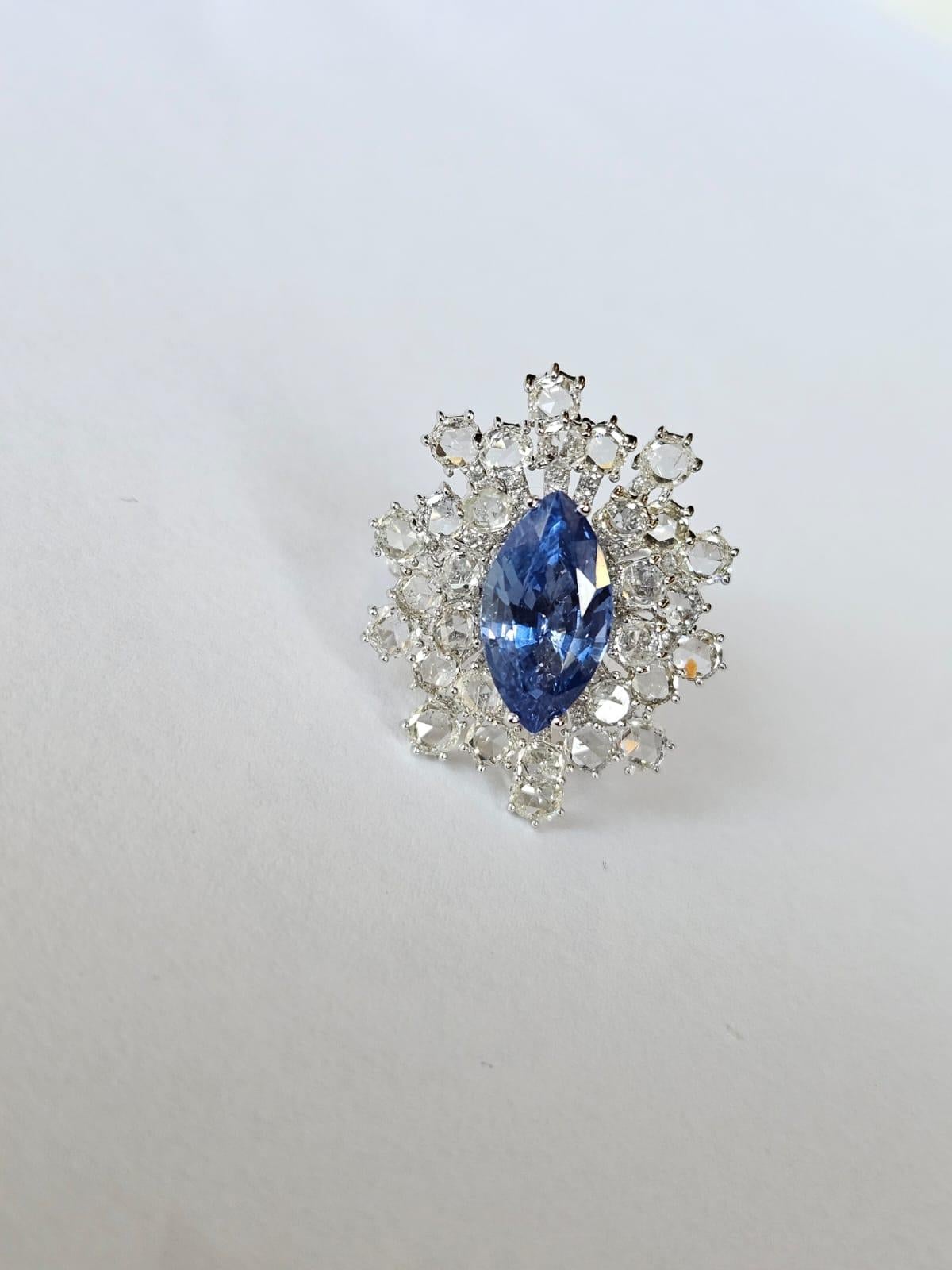 Women's or Men's Set in 18K Gold, 4.05 carats, Blue Sapphire & Rose Cut Diamonds Engagement Ring For Sale
