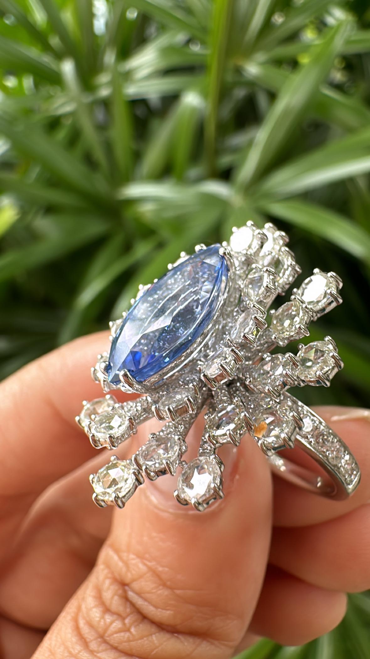 Set in 18K Gold, 4.05 carats, Blue Sapphire & Rose Cut Diamonds Engagement Ring For Sale 2