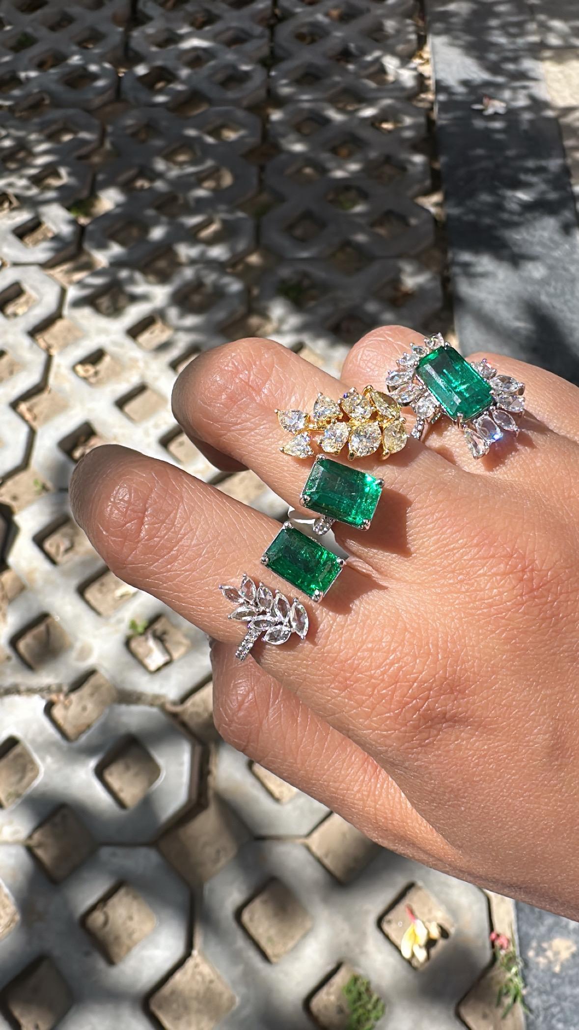 Bague de fiançailles en or 18 carats, émeraude de Zambie de 4,07 carats et diamants de taille rose Unisexe en vente