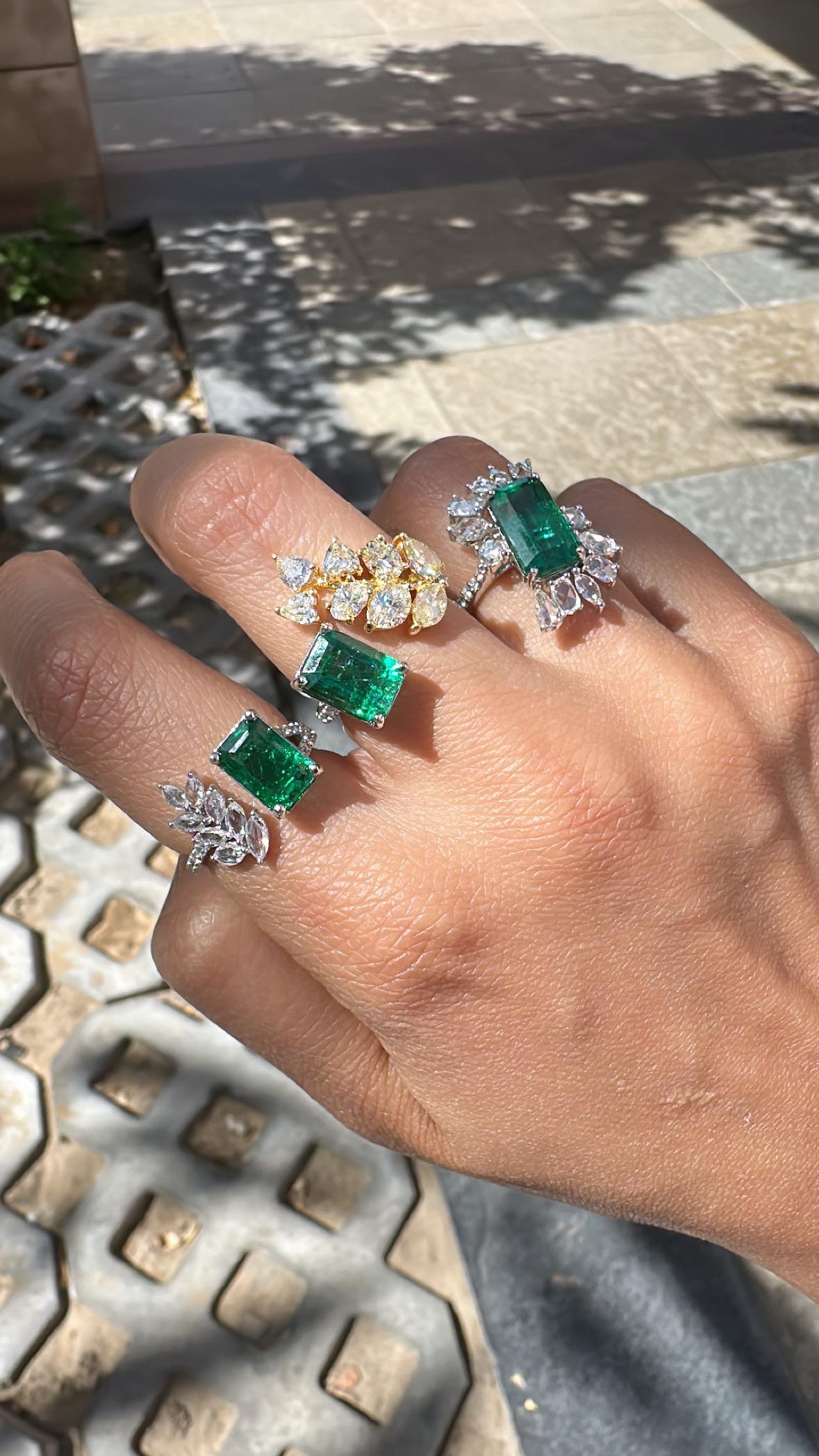 Bague de fiançailles en or 18 carats, émeraude de Zambie de 4,07 carats et diamants de taille rose en vente 1