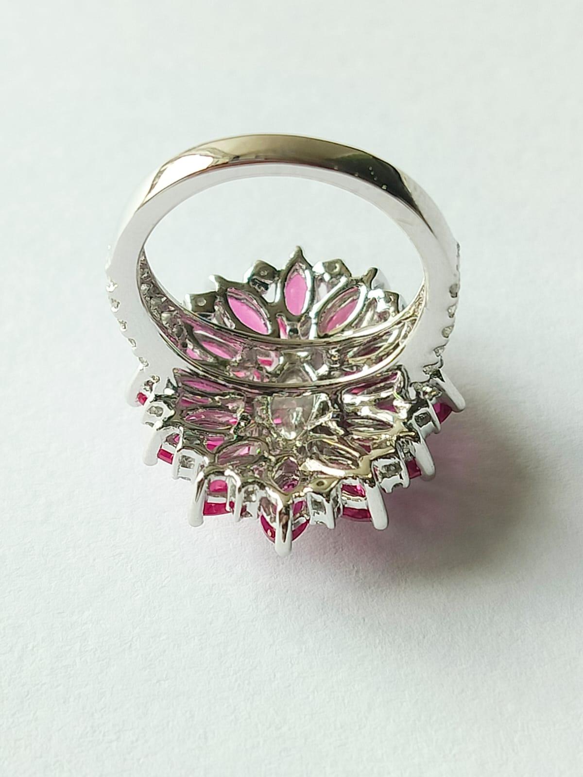 Set in 18K Gold, 4.11 carats Mozambique Ruby & Marquise Diamonds Cocktail Ring In New Condition For Sale In Hong Kong, HK