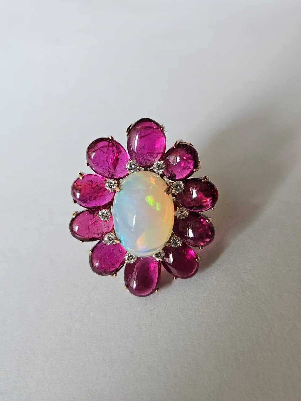 Bague cocktail en or 18 carats, opale éthiopienne, tourmaline et diamants de 4,39 carats Neuf - En vente à Hong Kong, HK