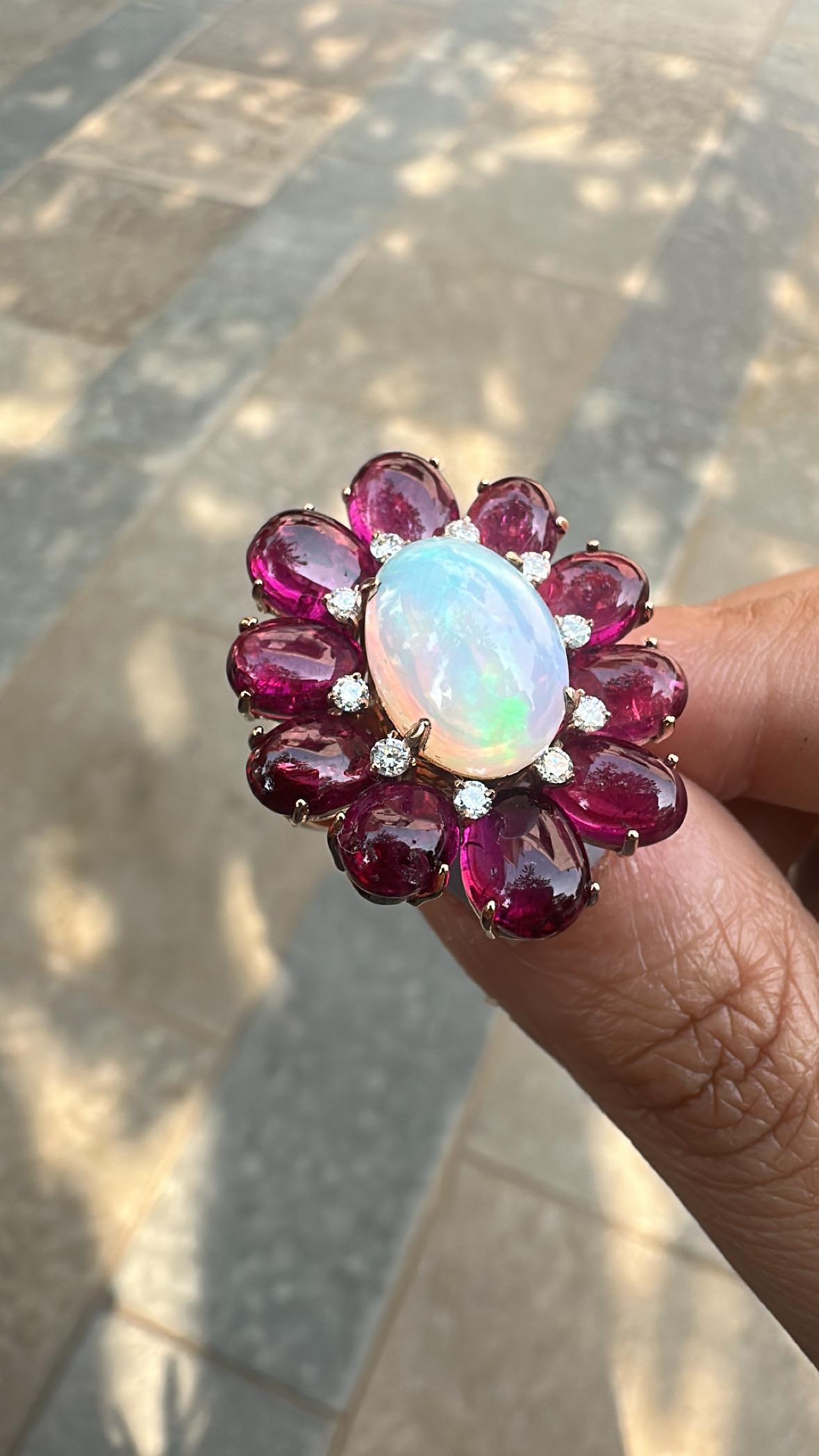Bague cocktail en or 18 carats, opale éthiopienne, tourmaline et diamants de 4,39 carats en vente 3