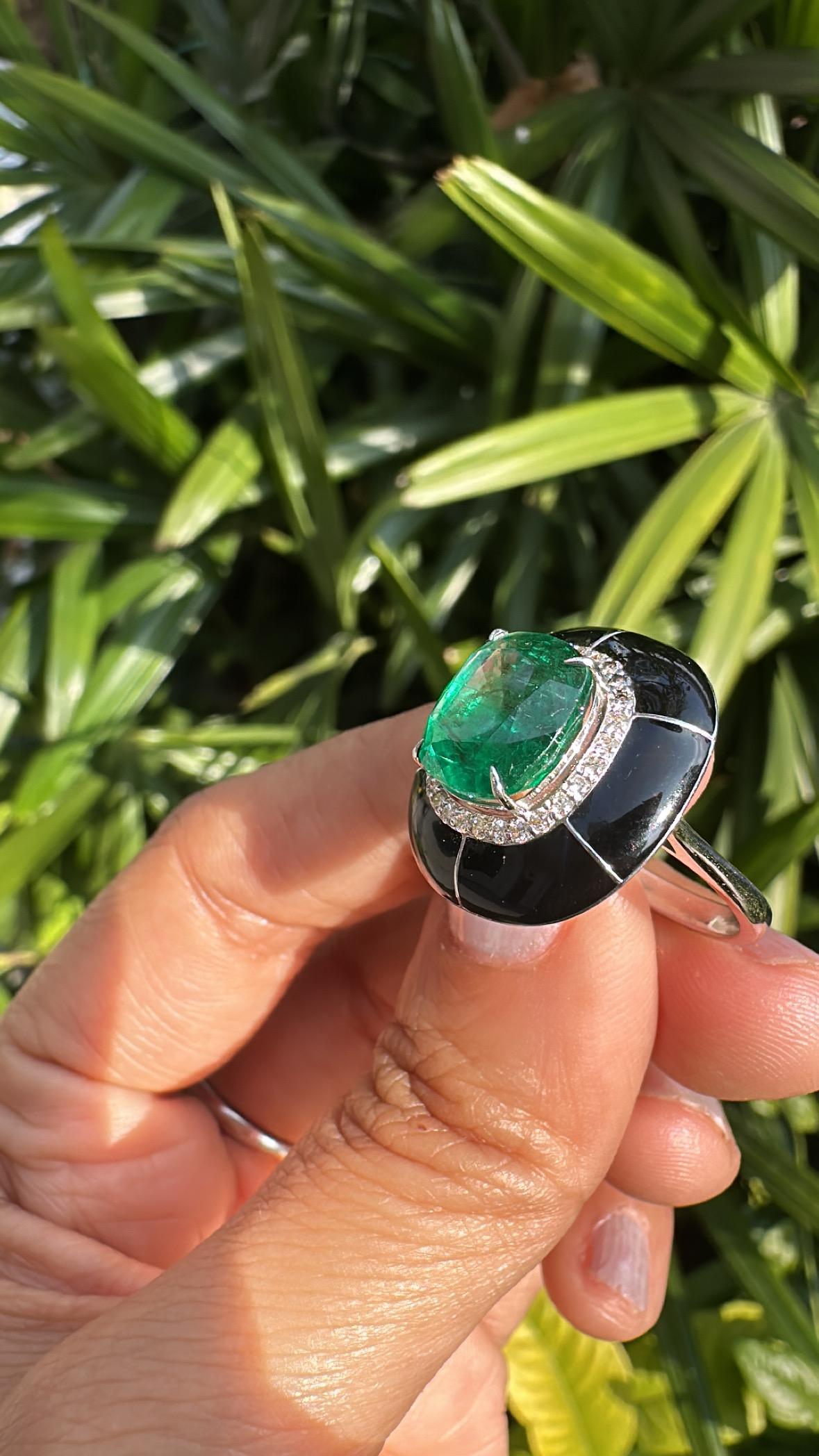Set in 18K Gold, 4.51 carats, Emerald, Black Enamel & Diamonds Engagement Ring 3