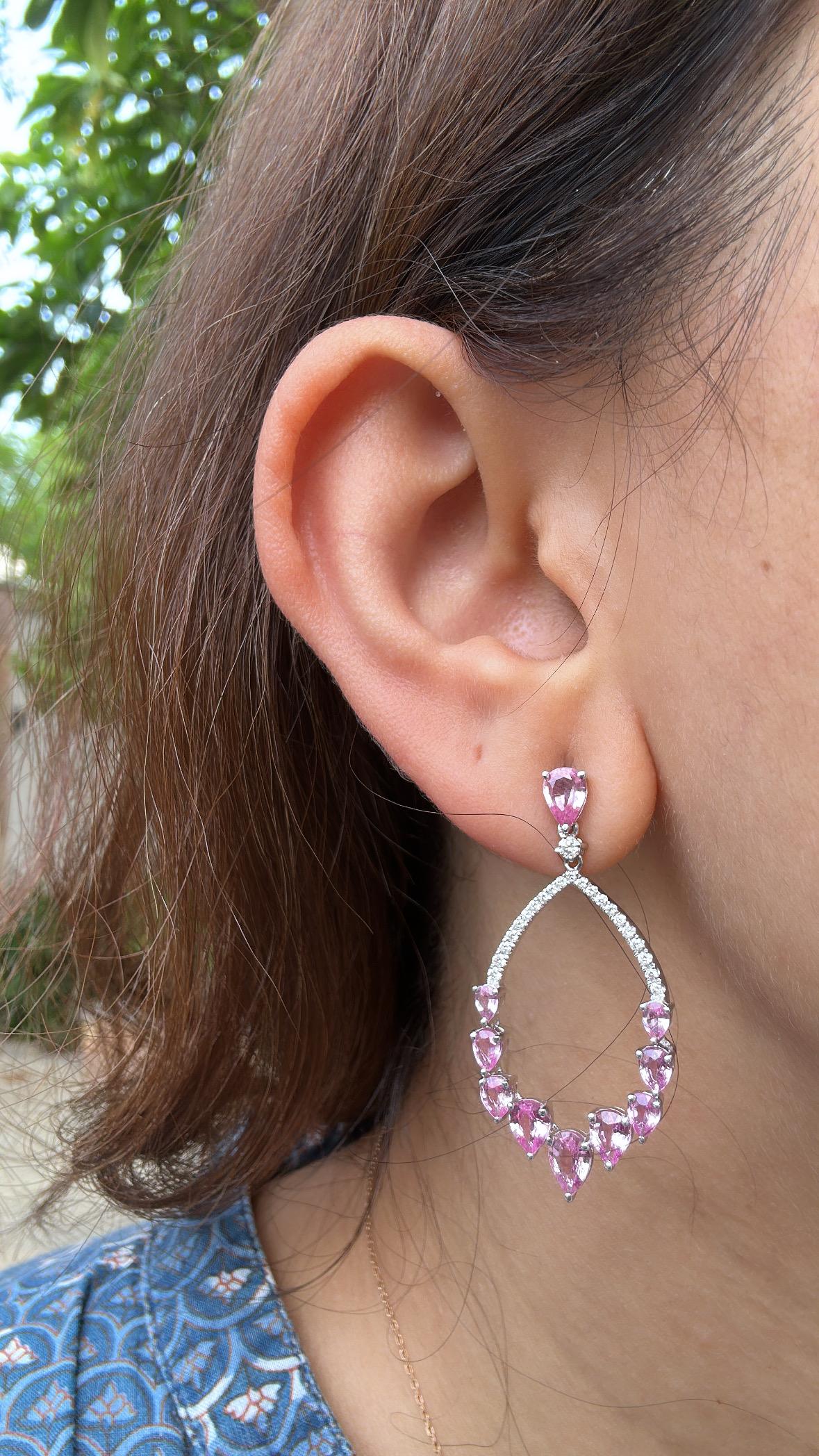 Femenino o masculino Pendientes Colgantes de Oro de 18 quilates, 4,57 quilates, Zafiros Rosas de Ceilán y Diamantes en venta