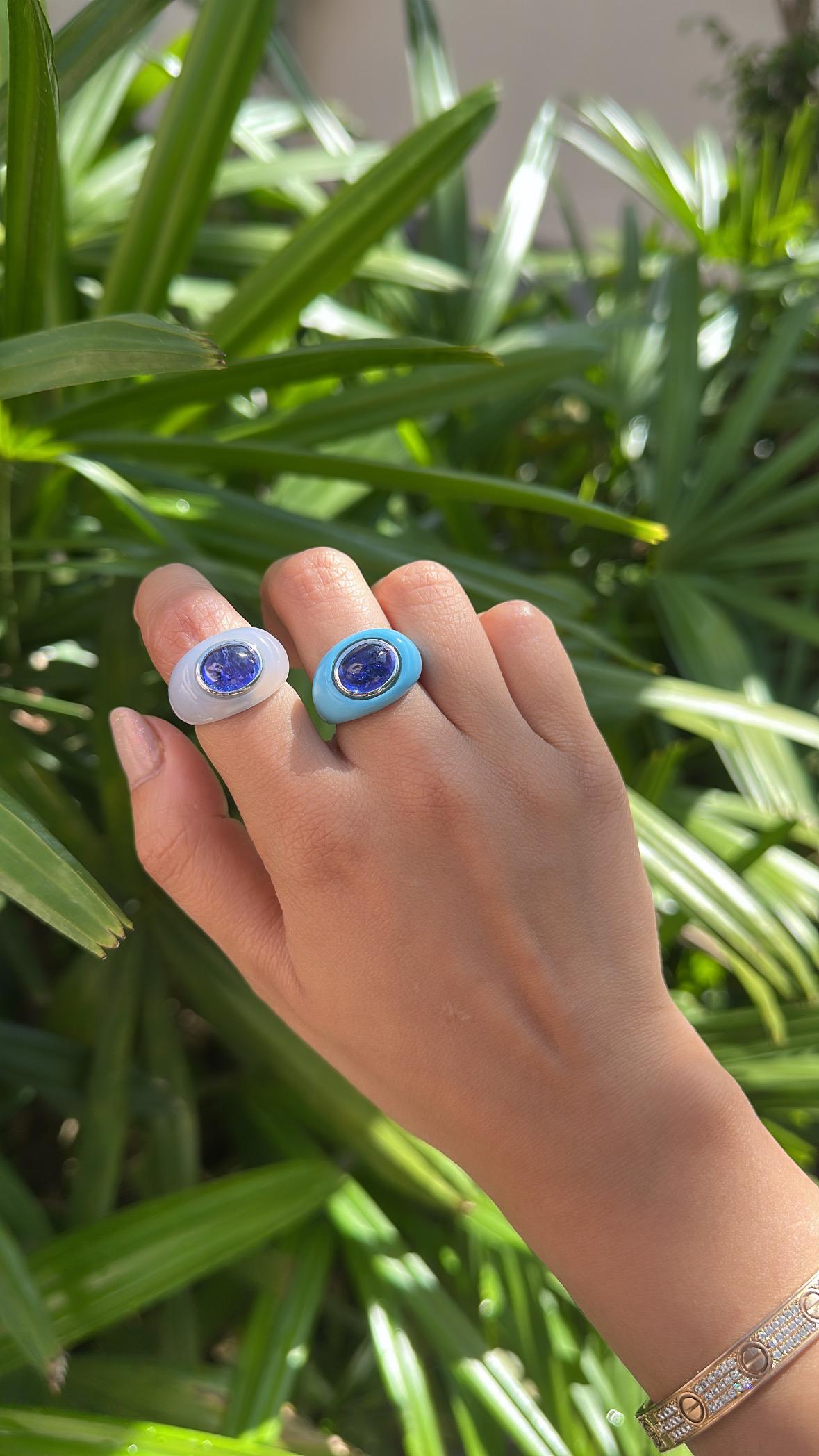 Set in 18K Gold, 4.66 carats Tanzanite Cabochon & Chalcedony Dome Cocktail Ring 7