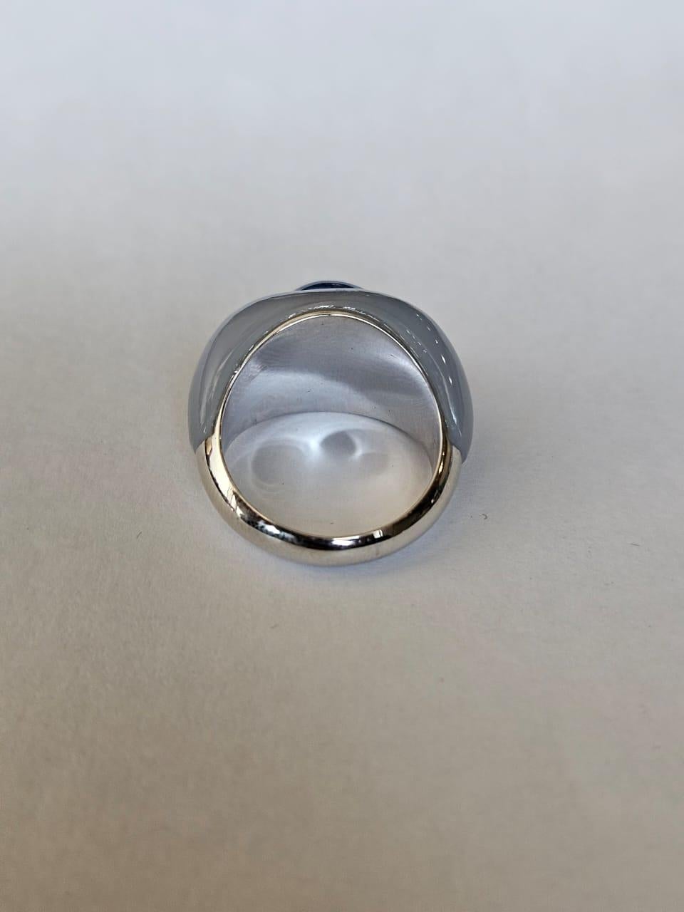 Set in 18K Gold, 4.66 carats Tanzanite Cabochon & Chalcedony Dome Cocktail Ring In New Condition In Hong Kong, HK