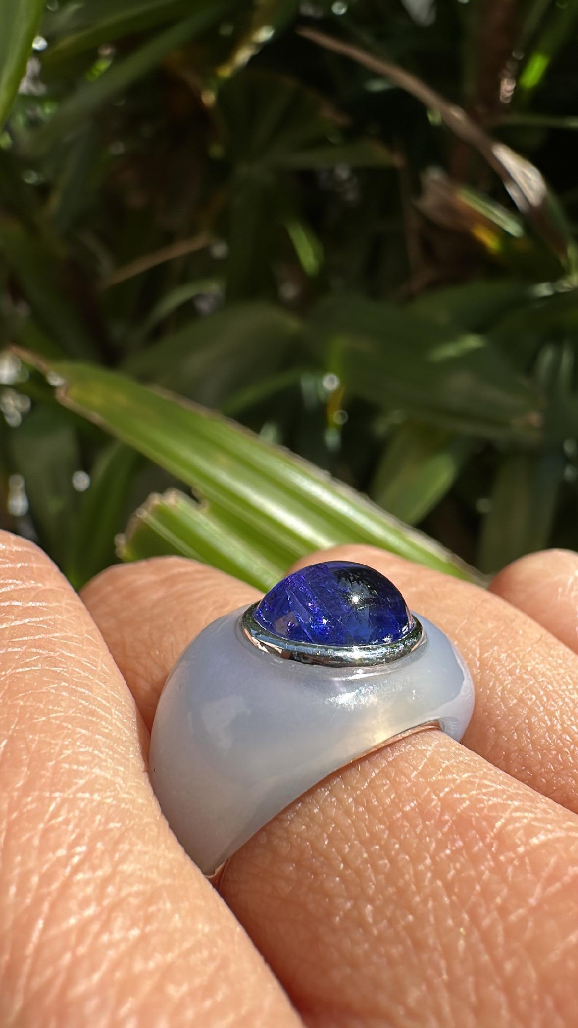 Set in 18K Gold, 4.66 carats Tanzanite Cabochon & Chalcedony Dome Cocktail Ring 1