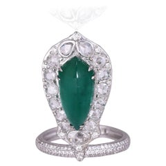 Engastado en oro de 18 quilates, cabujón de esmeralda de 4,70 quilates y anillo de cóctel de diamantes talla rosa