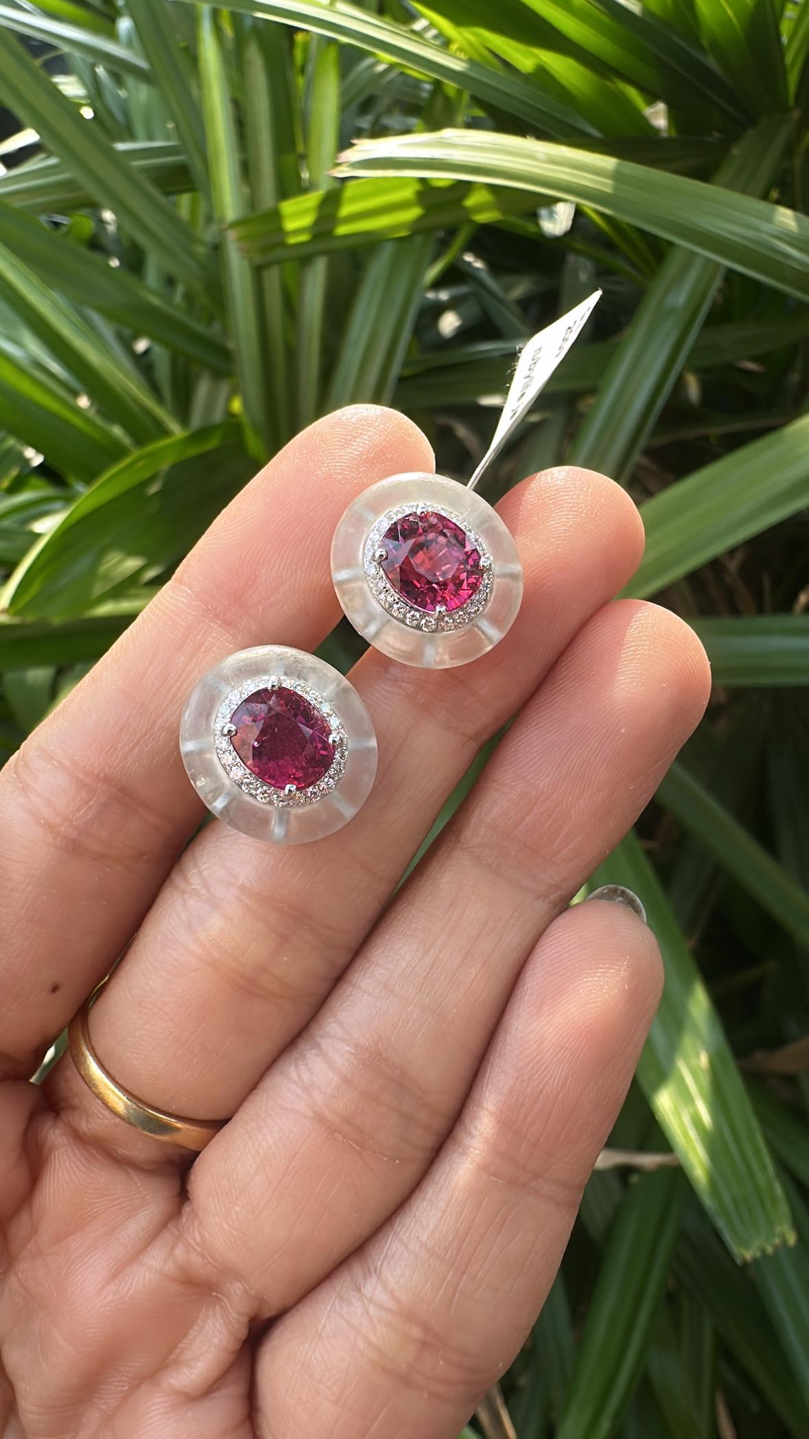 Orecchini con rubellite, cristallo di rocca e diamanti, 4,71 carati, incastonati in oro 18 carati in vendita 2