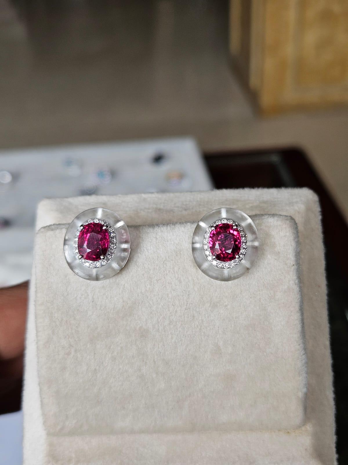 Orecchini con rubellite, cristallo di rocca e diamanti, 4,71 carati, incastonati in oro 18 carati in vendita 3