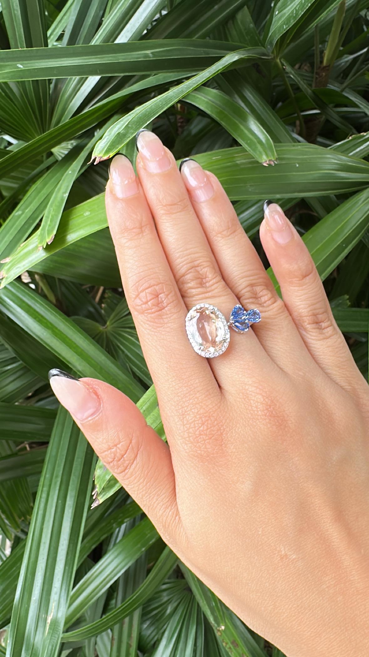 Bague de cocktail en or 18 carats, Morganite, saphirs bleus et diamants, 4,78 carats en vente 3