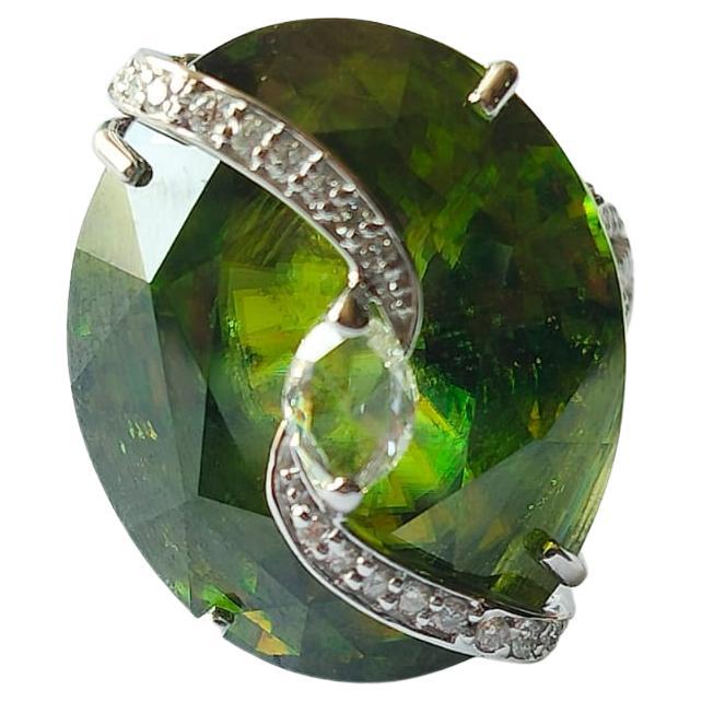 Set in 18K Gold, 48.04 carats Madagascar Sphene & Rose Cut Diamond Cocktail Ring For Sale