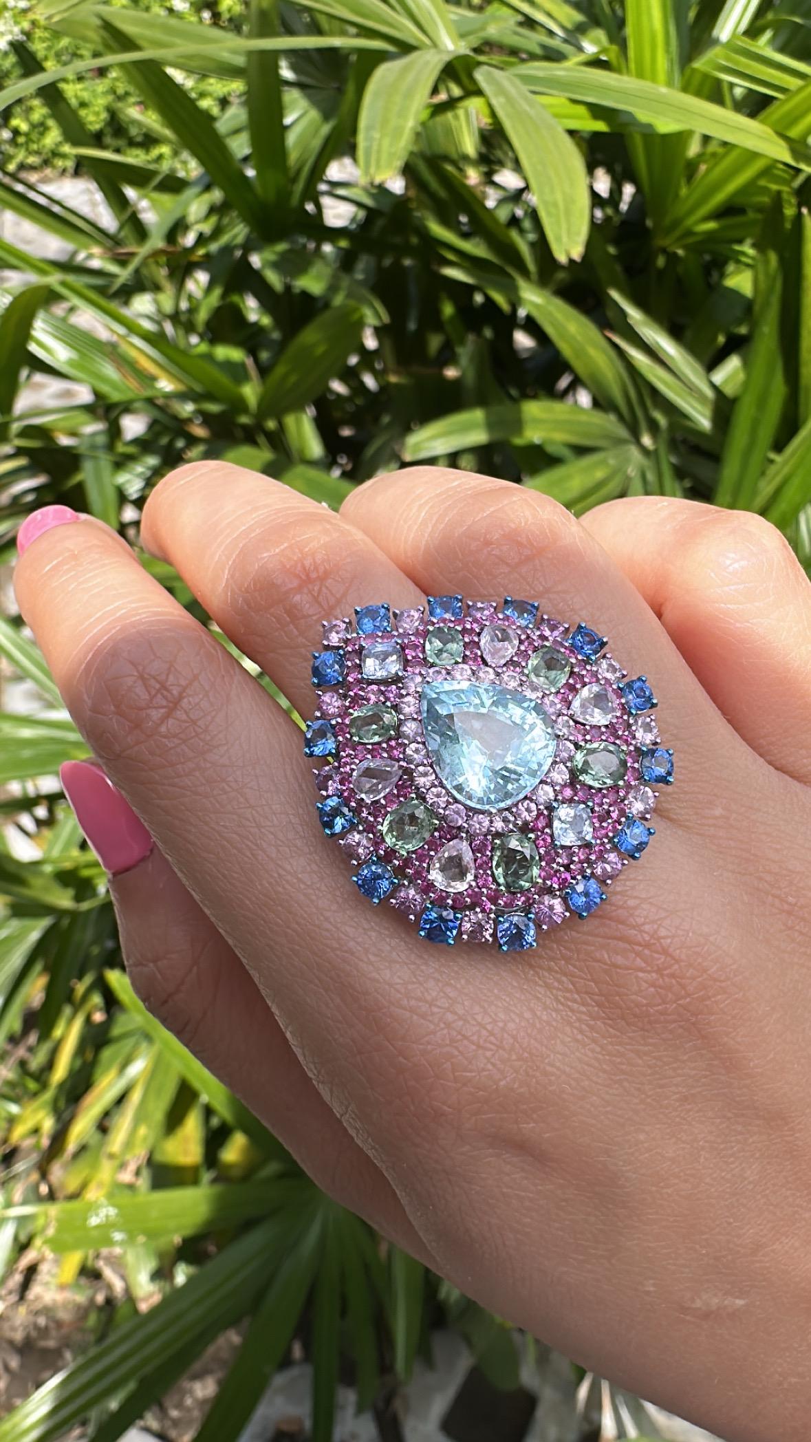 Set in 18K Gold, 4.89 carat Aquamarine, Multi Sapphires & Diamonds Cocktail Ring For Sale 5