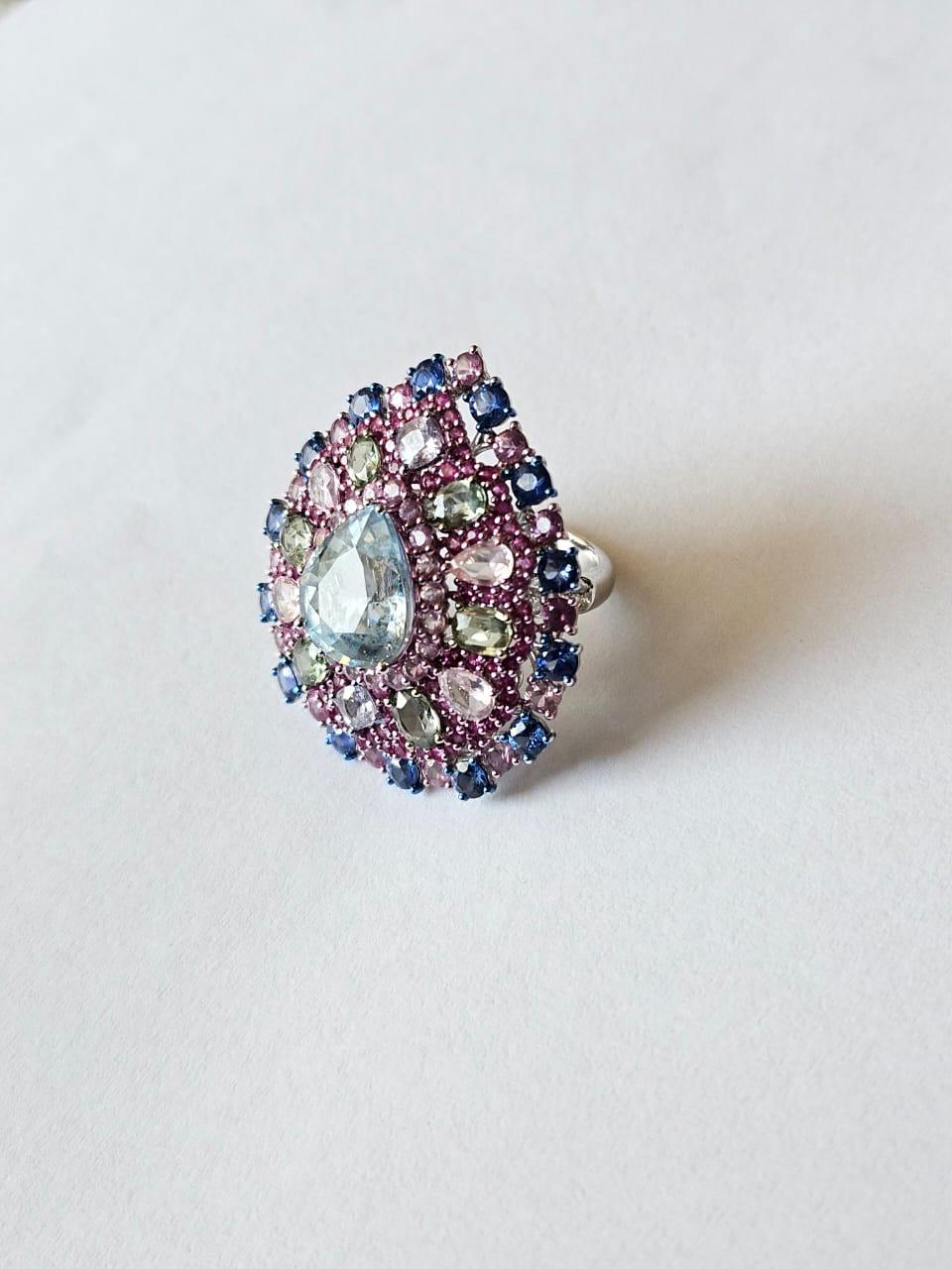 Set in 18K Gold, 4.89 carat Aquamarine, Multi Sapphires & Diamonds Cocktail Ring In New Condition For Sale In Hong Kong, HK