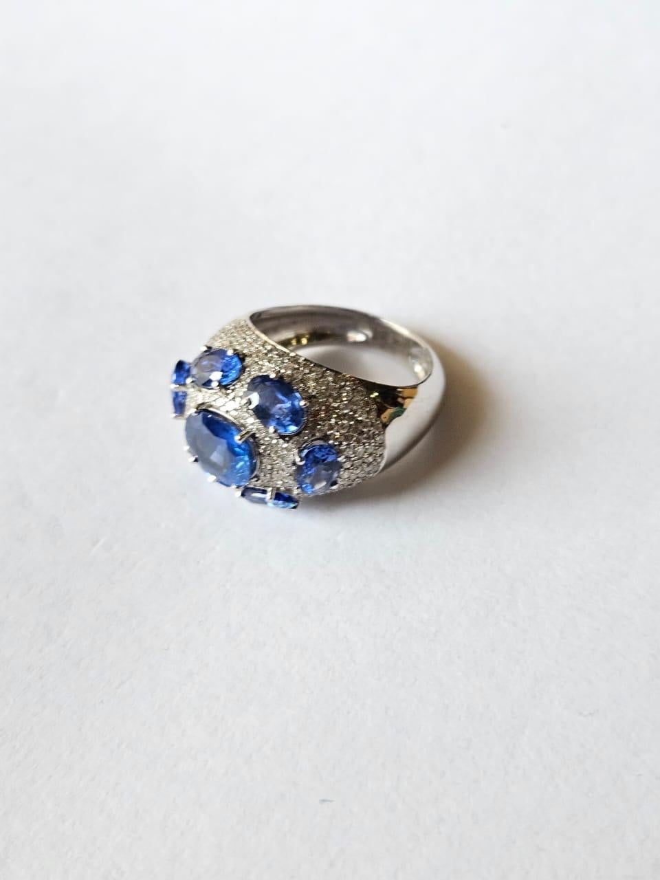 Set in 18K Gold, 5.03 carats Ceylon Blue Sapphires & Diamonds Engagement Ring 2