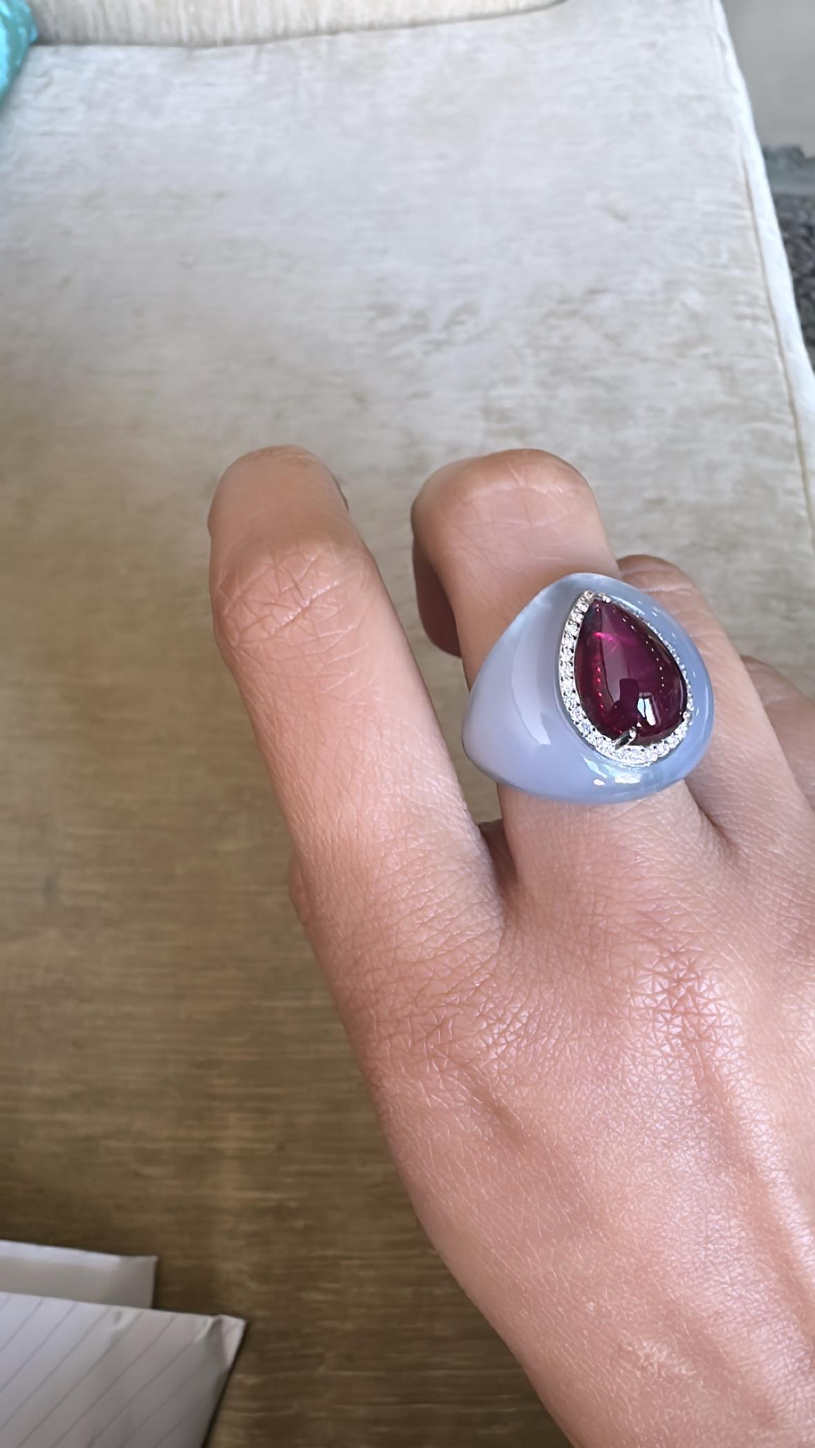 Women's or Men's Set in 18K Gold, 5.52 carats Rubellite, Chalcedony & Diamonds Cocktail Ring