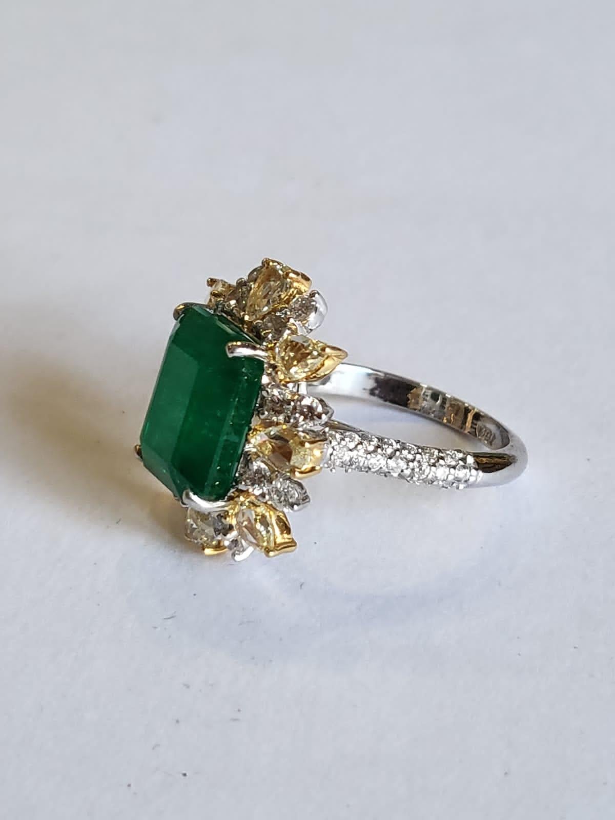 Set in 18K Gold, 5.52 Carats Zambian Emerald & Rose Cut Diamonds Engagement Ring In New Condition In Hong Kong, HK