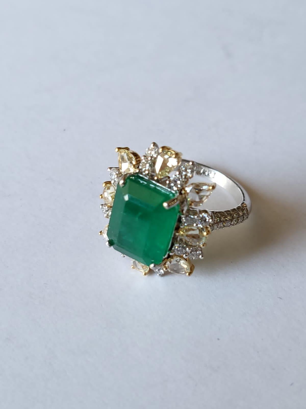 Set in 18K Gold, 5.52 Carats Zambian Emerald & Rose Cut Diamonds Engagement Ring 1