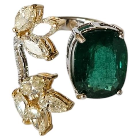 Set in 18K Gold, 5.52 carats, Zambian Emerald & Yellow Diamond Engagement Ring