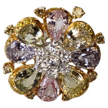 Bague de fiançailles en or 18 carats, 6.00 carats, Ceylon Multi Sapphires 
Diamonds en vente