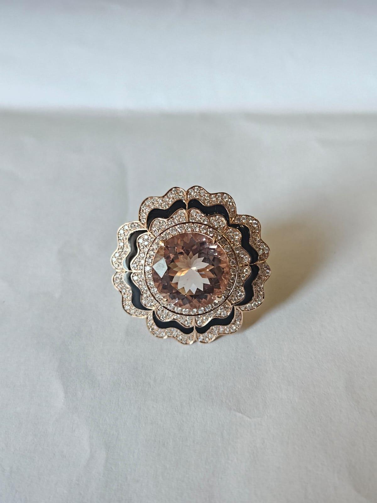 Moderne Bague de cocktail en or 18 carats, Morganite 6,68 carats, émail noir et diamants en vente