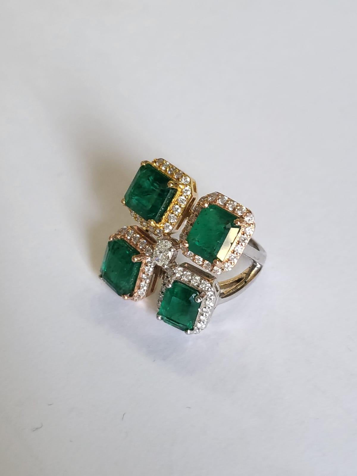 Square Cut Set in 18K Gold, 6.70 carats, natural Zambian Emerald & Diamonds Cluster Ring For Sale