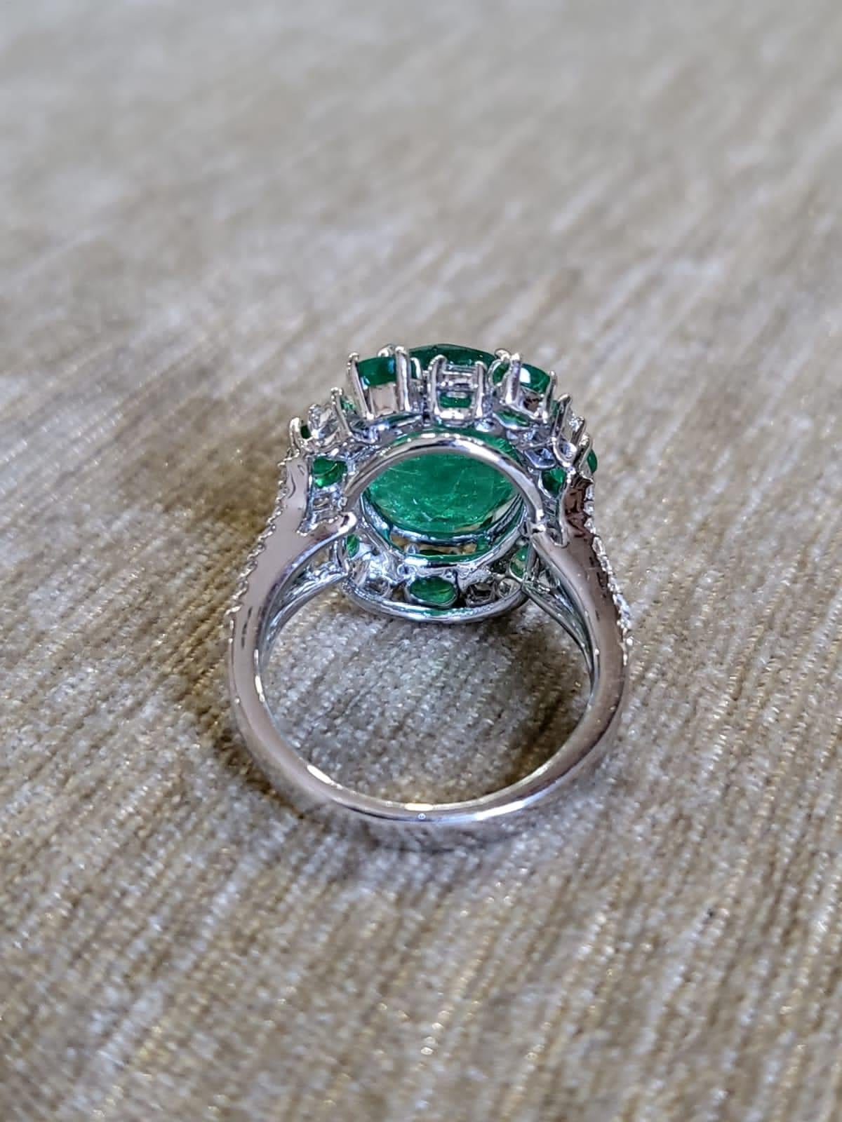 Baguette Cut Set in 18K Gold, 6.74 Carats, Natural Zambian Emerald & Diamonds Engagement Ring For Sale