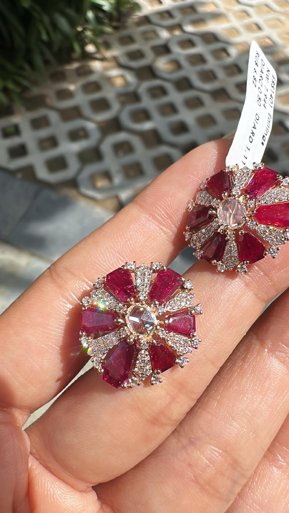 Boucle d'oreille en or 18 carats, 6,82 carats, rubis du Mozambique et diamants taillés en rose en vente 6