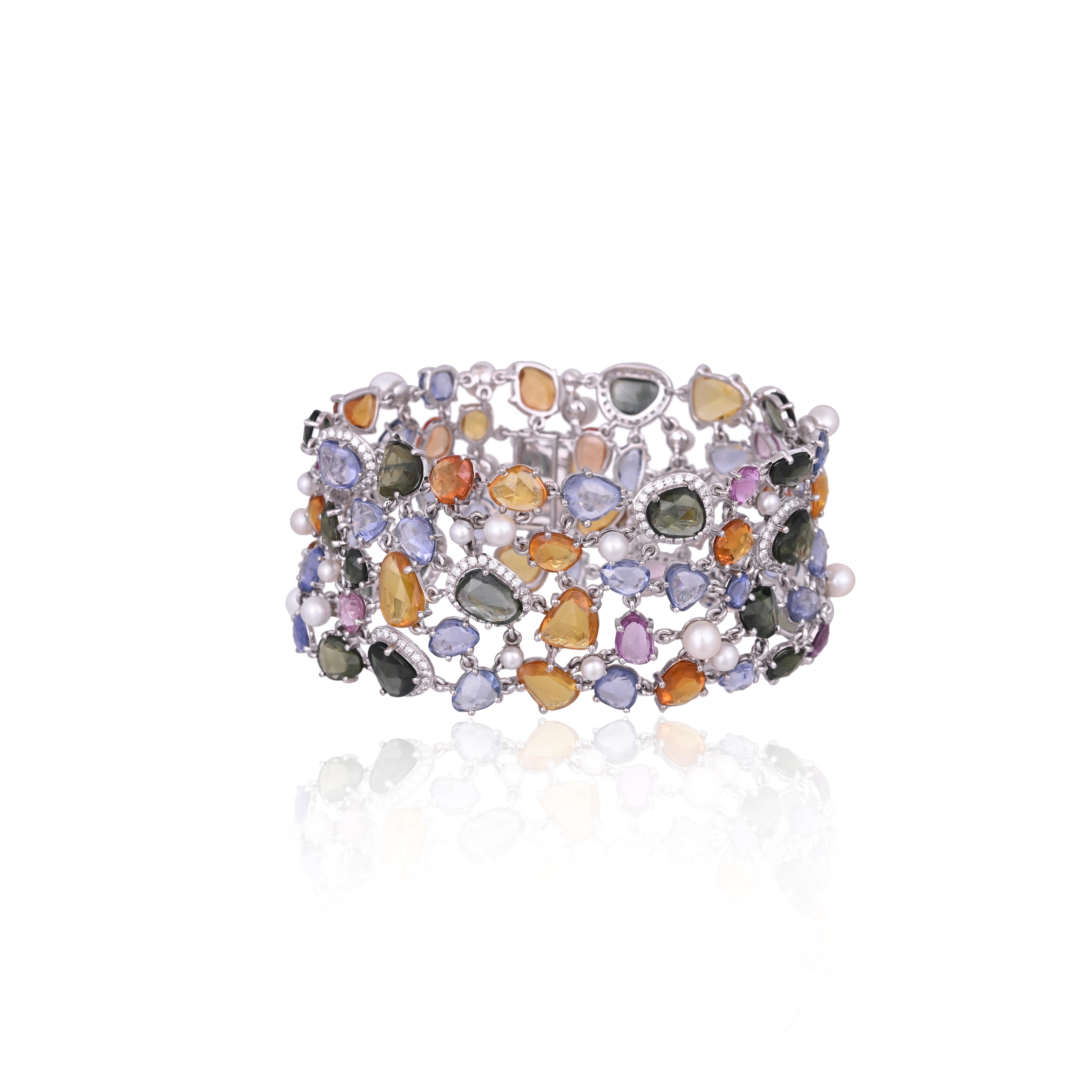 Bracelet à maillons en or 18 carats serti de plusieurs saphirs, perles et diamants de 68,39 carats Unisexe en vente