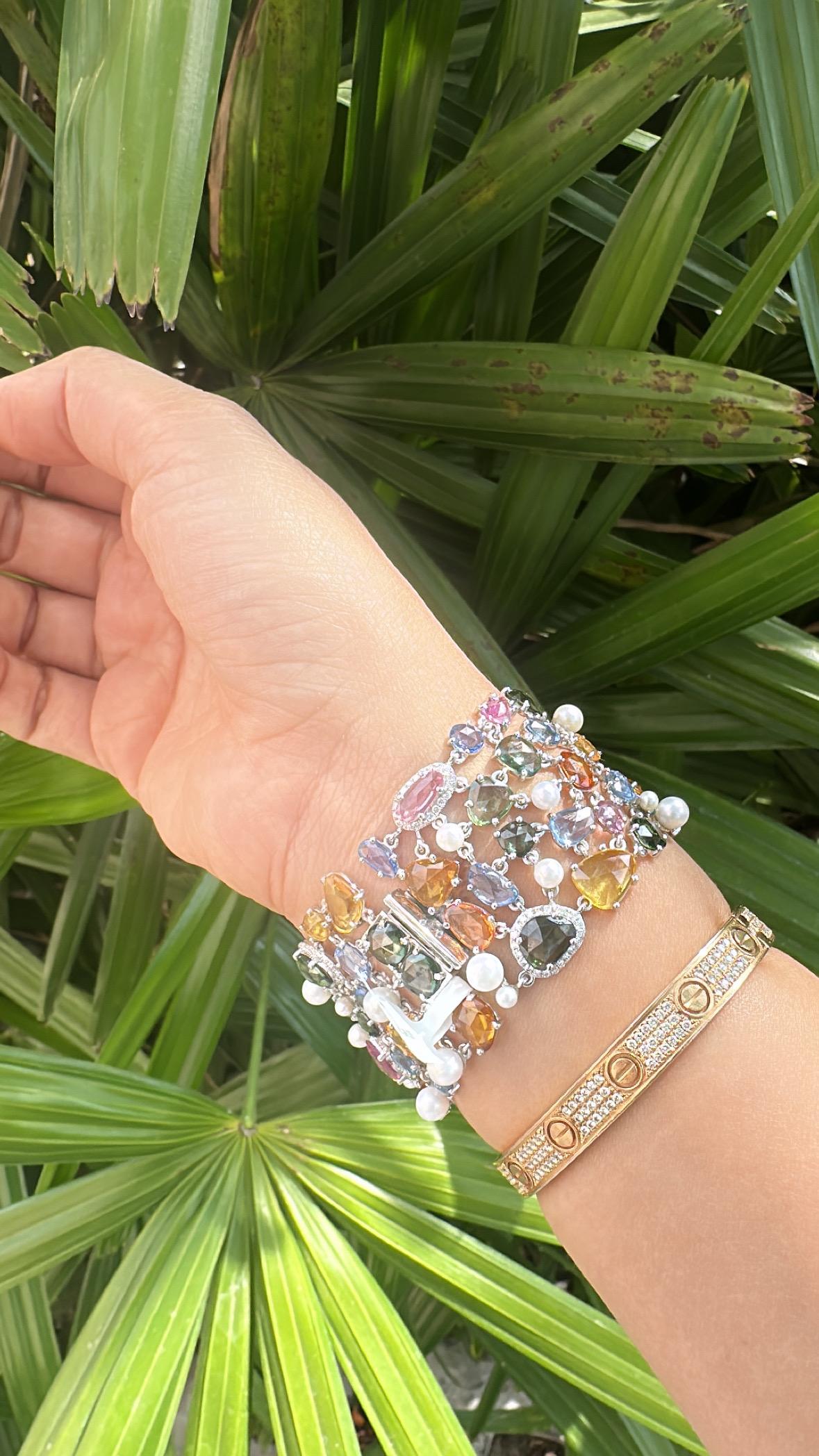 Bracelet à maillons en or 18 carats serti de plusieurs saphirs, perles et diamants de 68,39 carats en vente 2