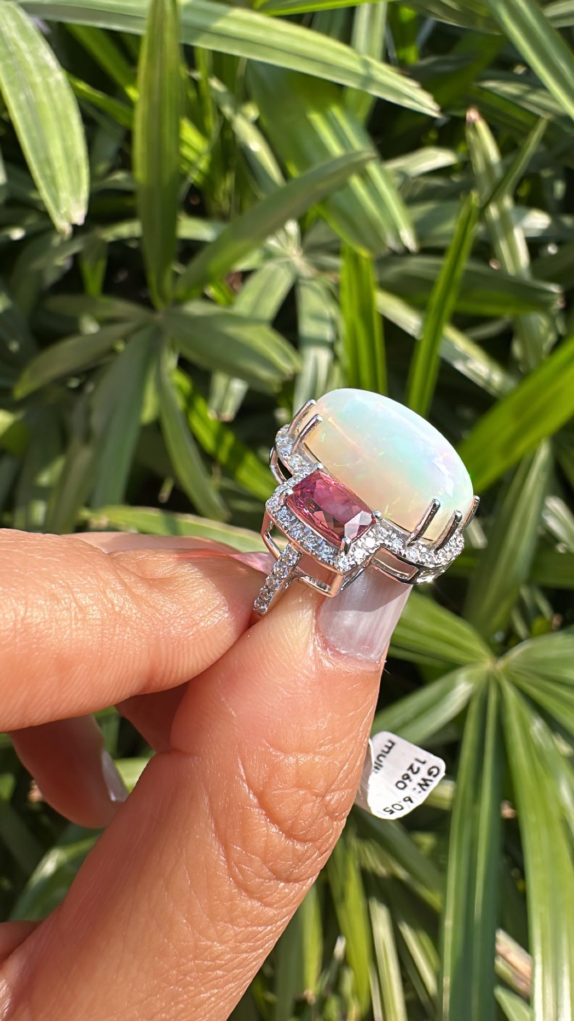 Set in 18K Gold, 6.99 carats Ethiopian Opal, Rubellite & Diamonds Cocktail Ring For Sale 1