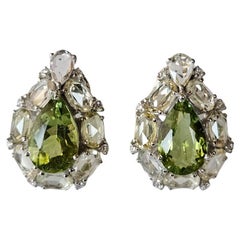Clous d'oreilles en or 18 carats, tourmaline 7,01 carats, saphirs blancs et diamants