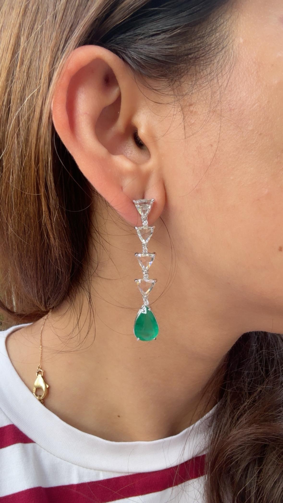 Boucle d'oreille pendante en or 18 carats, 7,04 carats, émeraudes de Zambie et diamants taillés en rose en vente 5