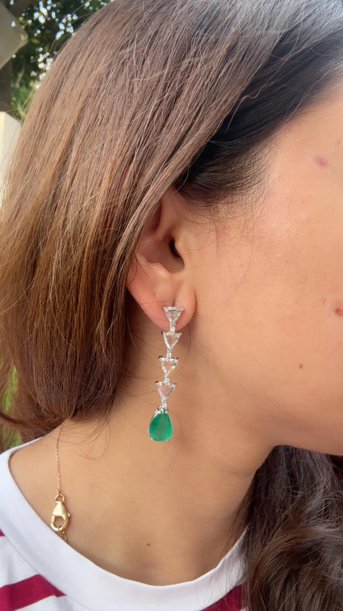 Boucle d'oreille pendante en or 18 carats, 7,04 carats, émeraudes de Zambie et diamants taillés en rose en vente 6