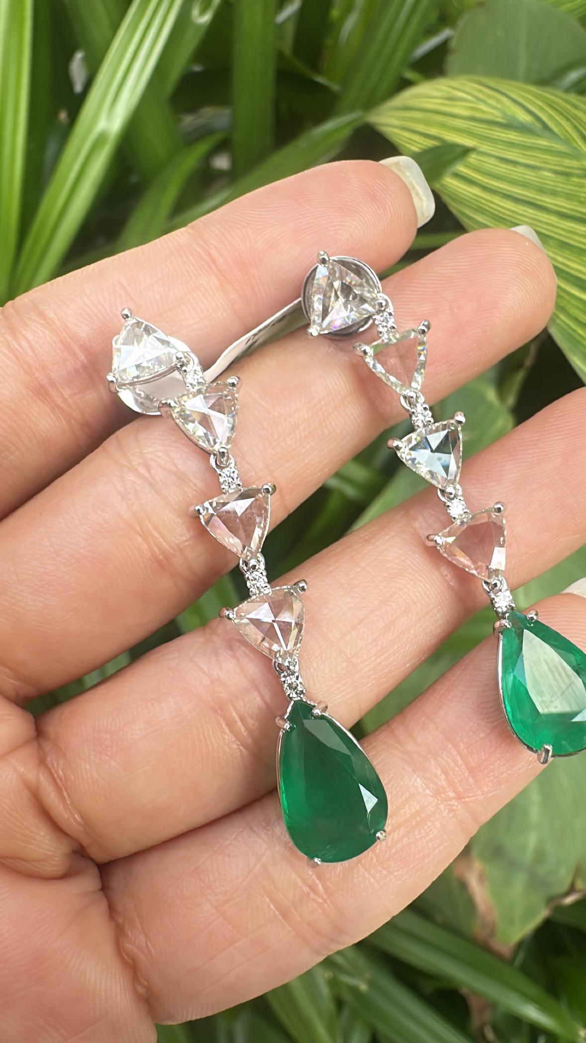 Boucle d'oreille pendante en or 18 carats, 7,04 carats, émeraudes de Zambie et diamants taillés en rose en vente 1