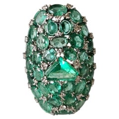 Anello da cocktail con smeraldo naturale dello Zambia e diamanti, 7,18 carati, incastonato in oro 18 carati