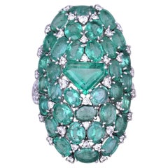 Anello da cocktail con smeraldo naturale dello Zambia e diamanti, 7,18 carati, incastonato in oro 18 carati