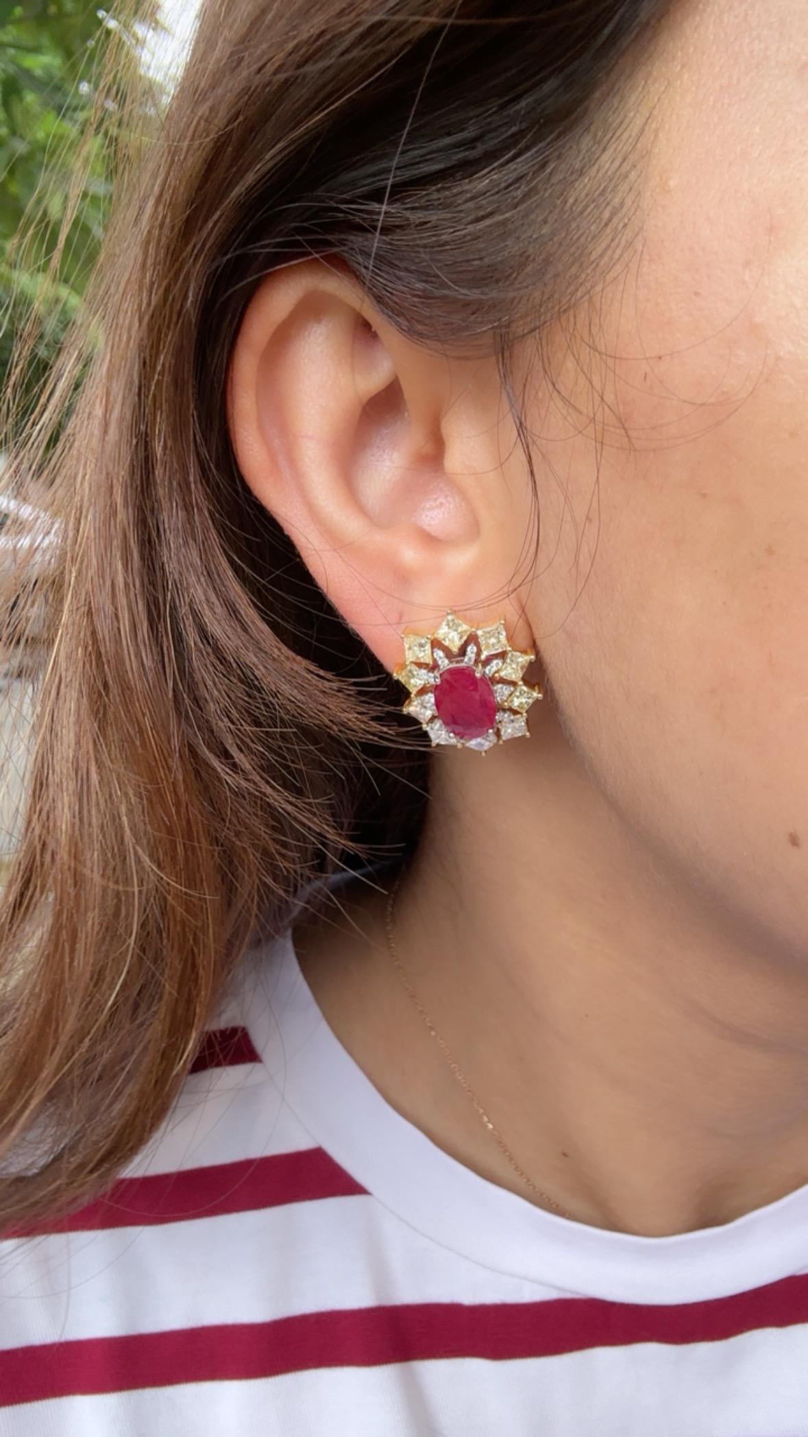 Boucles d'oreilles en or 18 carats, 7,35 carats, rubis du Mozambique et diamants jaunes en vente 4