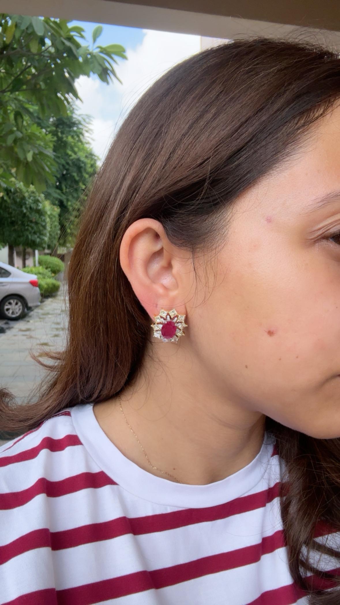 Boucles d'oreilles en or 18 carats, 7,35 carats, rubis du Mozambique et diamants jaunes en vente 5