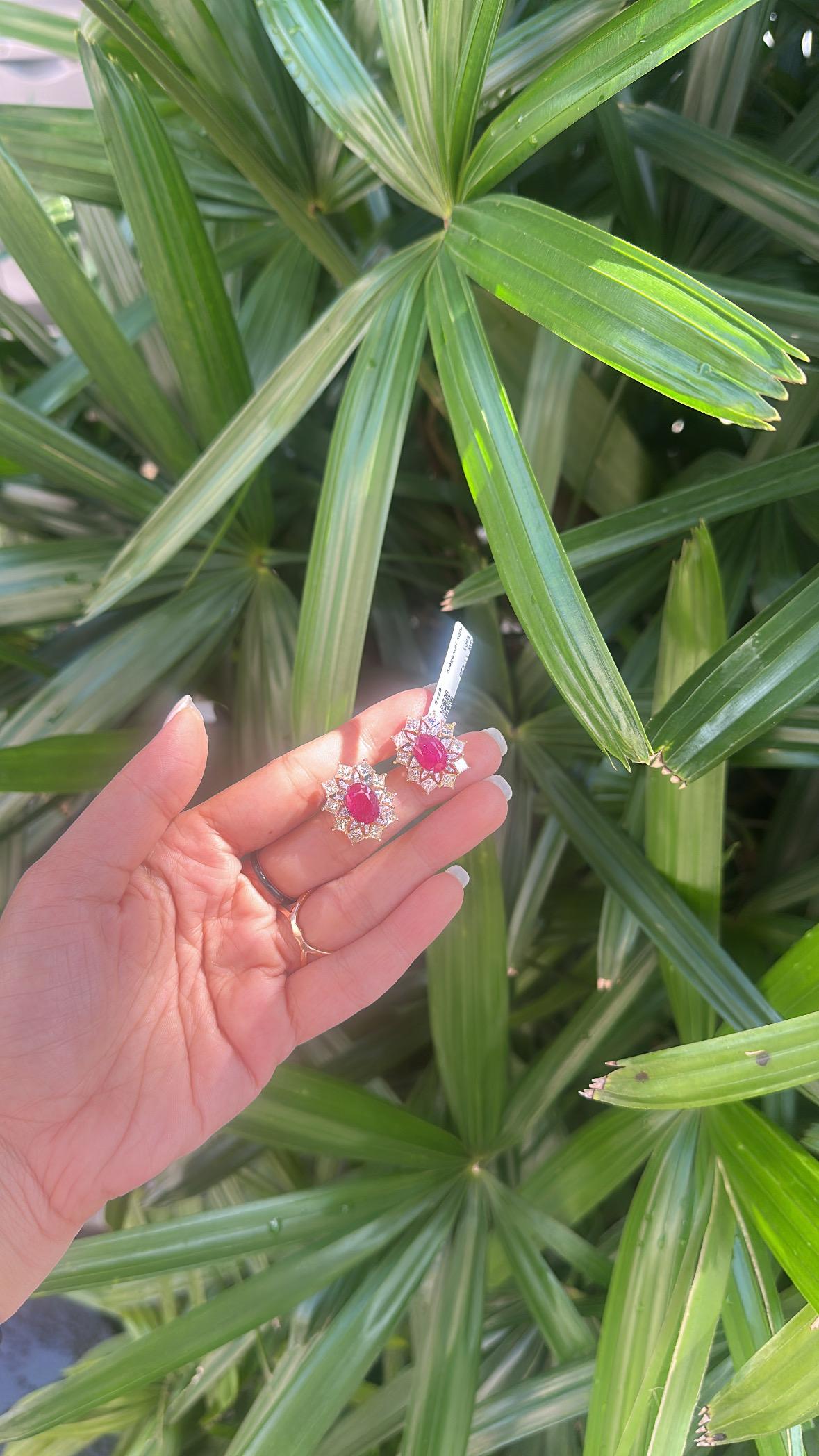 Boucles d'oreilles en or 18 carats, 7,35 carats, rubis du Mozambique et diamants jaunes en vente 7