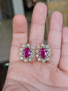 Set in 18K Gold, 7.35 carats, Unheat Mozambique Ruby & Yellow Diamonds Earring